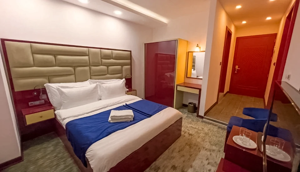 هتل دنیس تفلیس